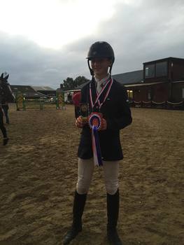 Sandy McLean riding Warhol Wulfselection Z takes Bronze in the individual big grown ups!!
