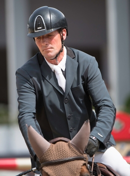 Guy Williams claims the CSI 3* Grand Prix of Vilamoura