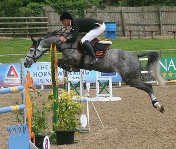 Andrew Saether Secures Nupafeed Supplements Senior Discovery Second Round Win at Waterford Equestrian Centre