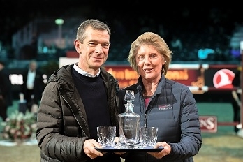 Robrecht Cnockaert, Showjumping Team Vet for GBs World Class Programme, honoured after 16 years’ service 