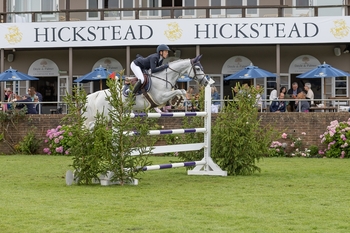Pint-sized mare gallops to Hickstead win Pint-sized mare gallops to Hickstead win