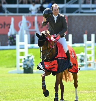 Donald Whitaker races to a Spruce Meadows North American win 