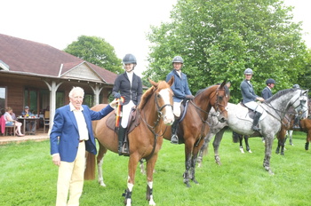 Eleanor Barnwell Claims the Top Spot in the Nupafeed Supplements Senior  Discovery Second Round at Dorset Showground - The Official Website of  British Showjumping