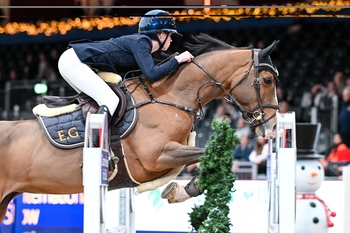 Emily Gilliver scores her biggest win at the prestigious London International Horse Show with Fleur De Nuit 8