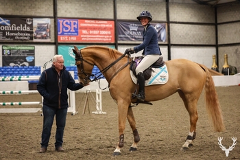 Emma Crawford dominates the UNIBED – High Performance Equine Bedding Winter Grades B&C qualifier at Morris Equestrian Centre 