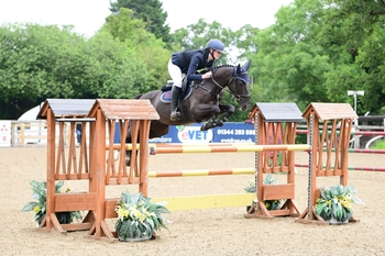 Evelina Roberts wins Blue Chip Pony Newcomers at South View