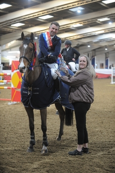 Mark Edwards Claims the 7-year-old Title at Arena UK