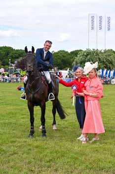 Mark Edwards Wins the British Showjumping Business Partnership International Stairway at Suffolk County Show