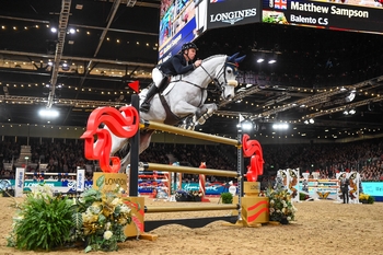 Sampson and Balento storm to victory