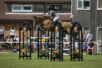 Morgan Kent Wins Speedi-Beet HOYS Grade C Qualifier at Nottinghamshire County Show