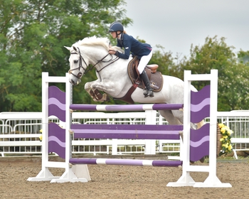 Tabitha Dean Takes the Top Spot in Squibb Group Pony Foxhunter Second Round