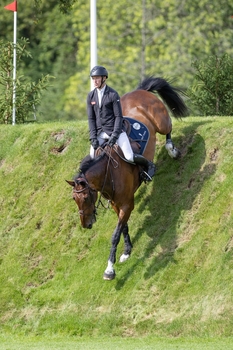 William Whitaker claims second Derby title after clash of former champions 