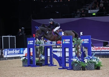 Maisy Williams takes the win in the Senior Newcomers at her first Horse of the Year Show